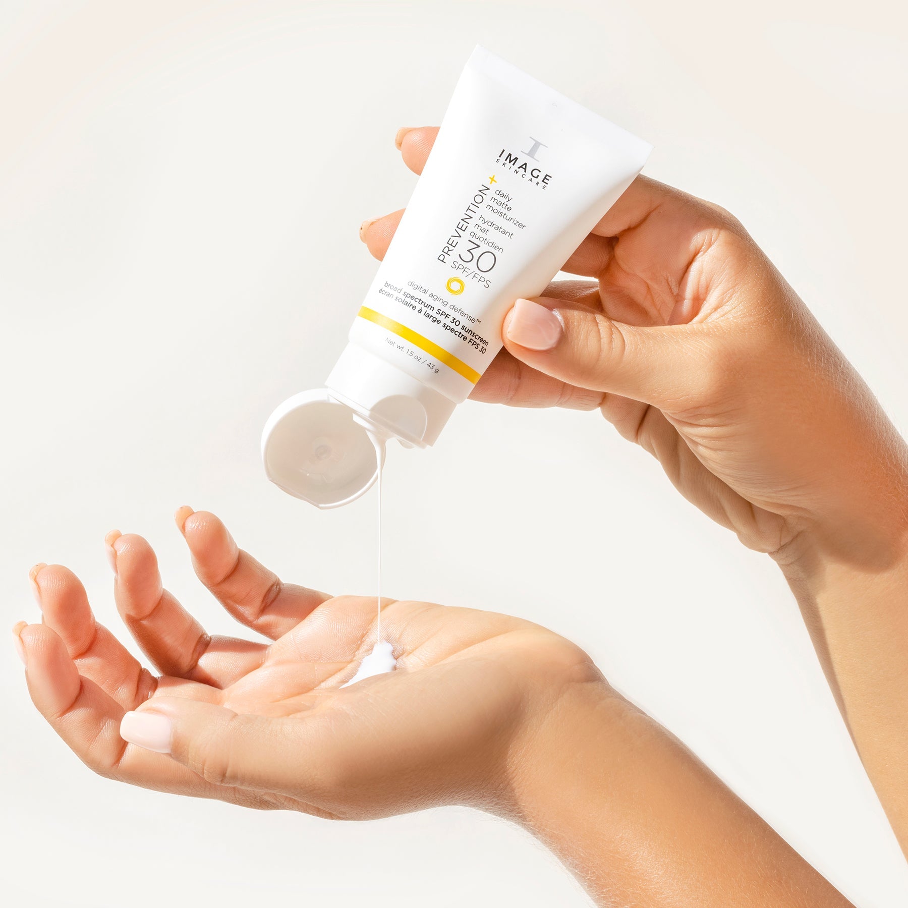 PREVENTION+® daily matte moisturizer SPF 30 discovery-size