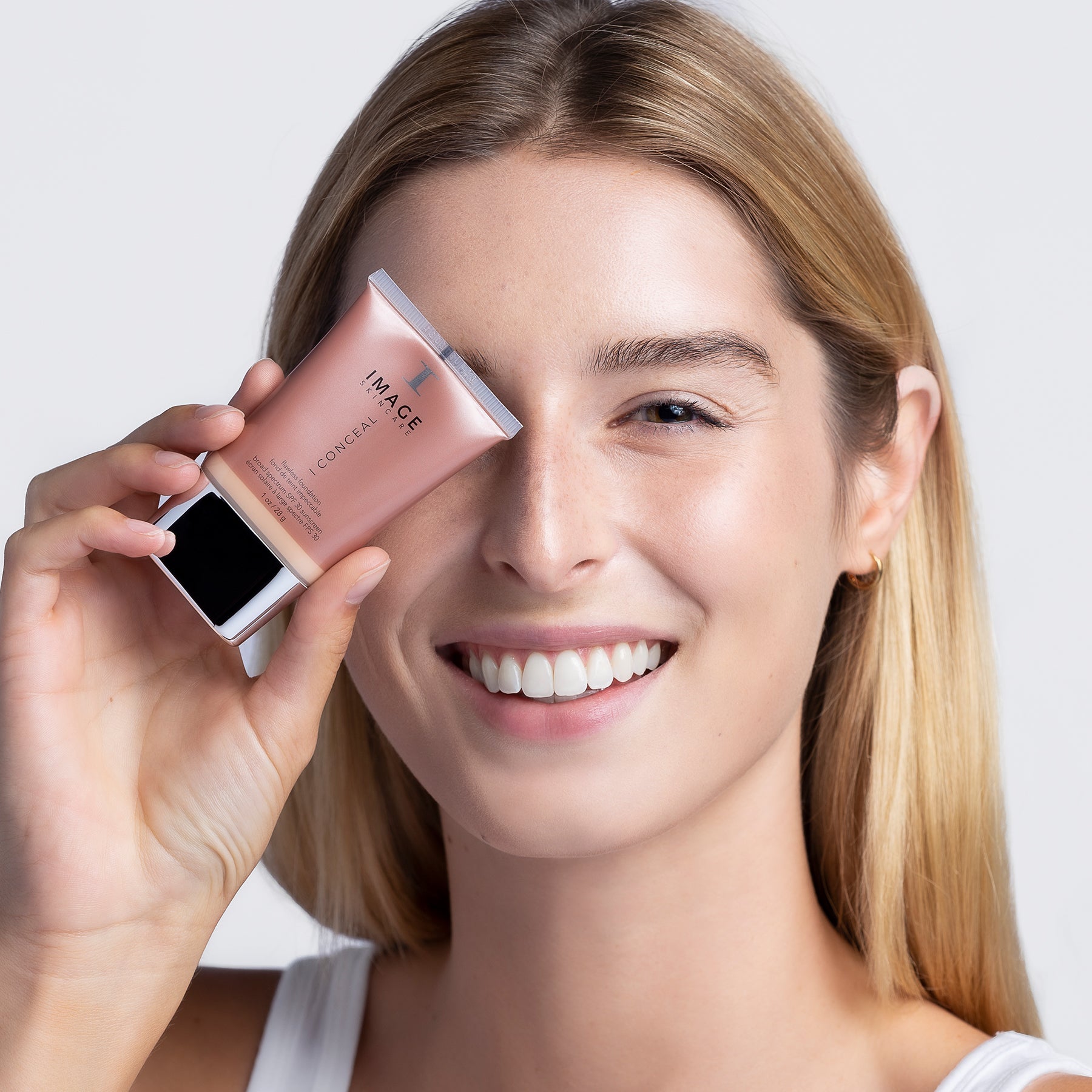 I CONCEAL flawless foundation broad-spectrum SPF 30 sunscreen porcelain